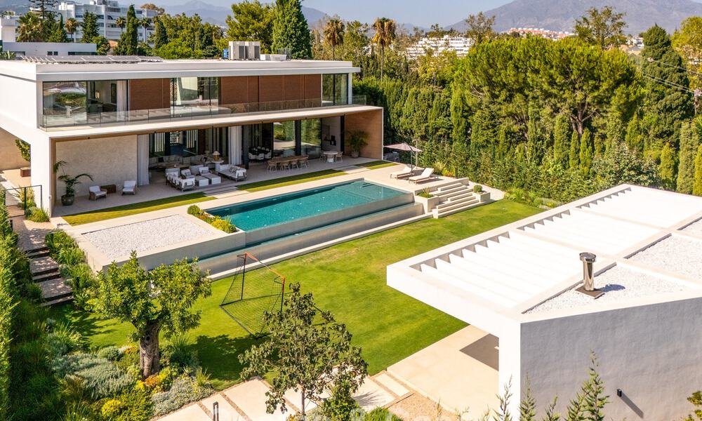 Villa de luxe sophistiquée à vendre à proximité des commodités de Guadalmina et San Pedro, Marbella 786540