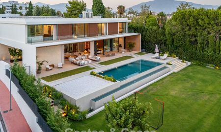 Villa de luxe sophistiquée à vendre à proximité des commodités de Guadalmina et San Pedro, Marbella 786541