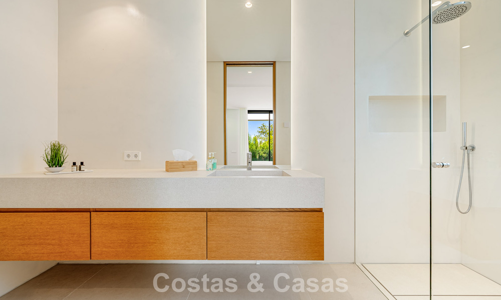 Villa de luxe sophistiquée à vendre à proximité des commodités de Guadalmina et San Pedro, Marbella 786552