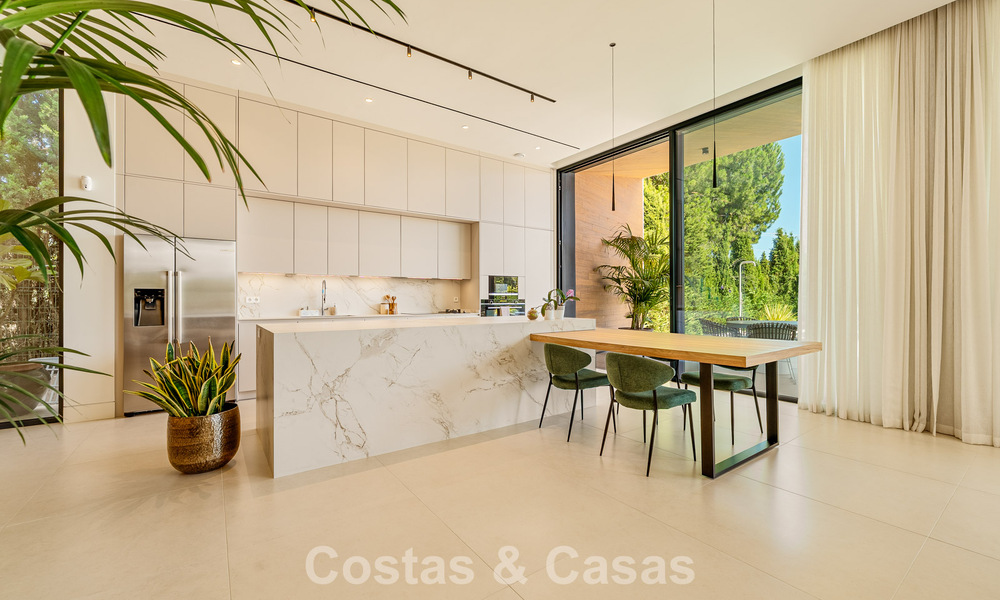 Villa de luxe sophistiquée à vendre à proximité des commodités de Guadalmina et San Pedro, Marbella 786568