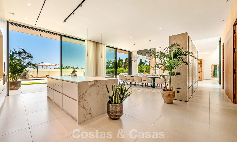Villa de luxe sophistiquée à vendre à proximité des commodités de Guadalmina et San Pedro, Marbella 786577