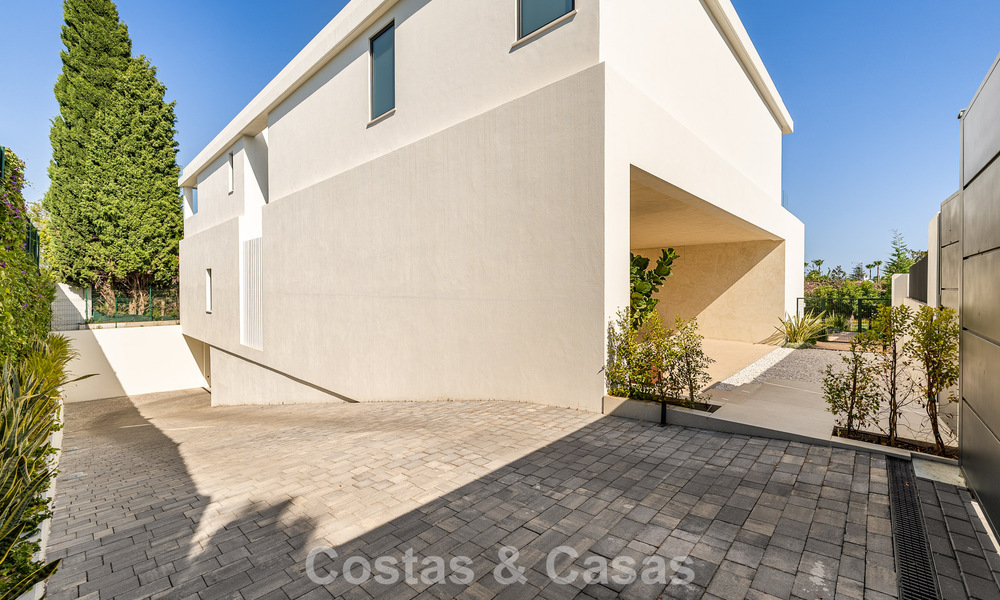 Villa de luxe sophistiquée à vendre à proximité des commodités de Guadalmina et San Pedro, Marbella 786586