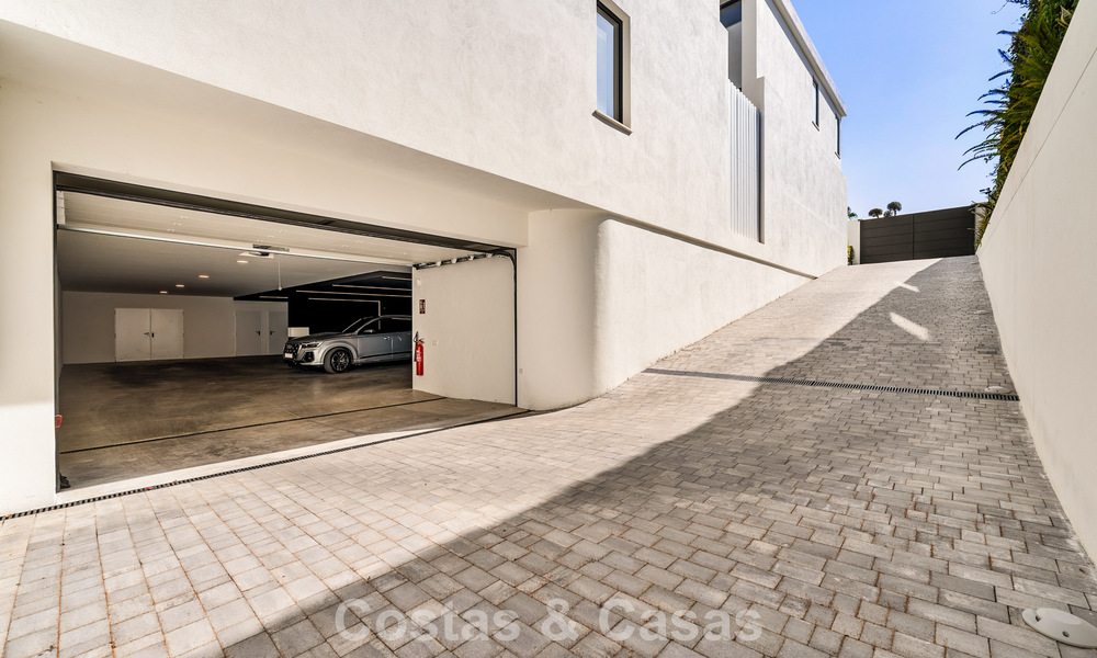 Villa de luxe sophistiquée à vendre à proximité des commodités de Guadalmina et San Pedro, Marbella 786588