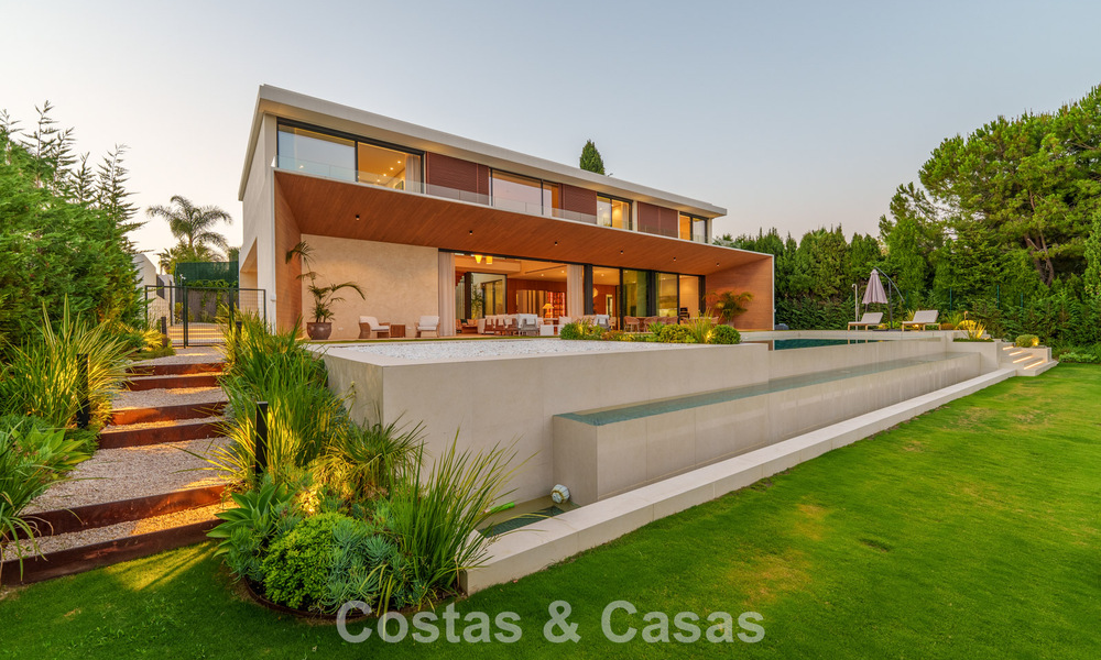 Villa de luxe sophistiquée à vendre à proximité des commodités de Guadalmina et San Pedro, Marbella 786594