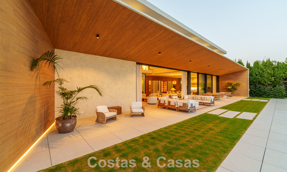 Villa de luxe sophistiquée à vendre à proximité des commodités de Guadalmina et San Pedro, Marbella 786595