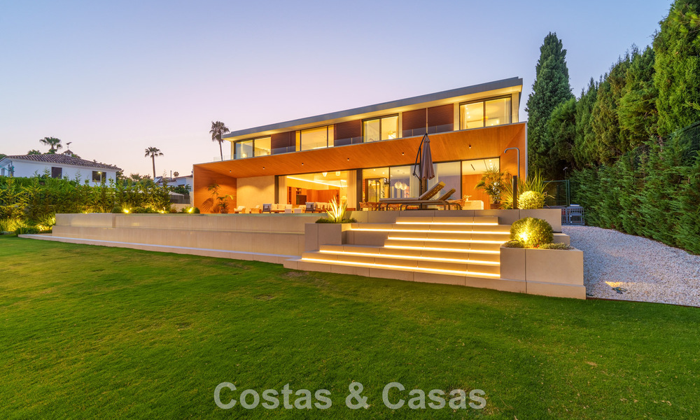 Villa de luxe sophistiquée à vendre à proximité des commodités de Guadalmina et San Pedro, Marbella 786596