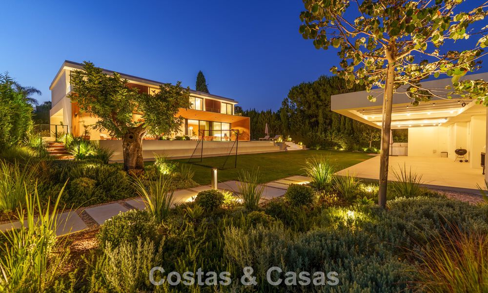 Villa de luxe sophistiquée à vendre à proximité des commodités de Guadalmina et San Pedro, Marbella 786597