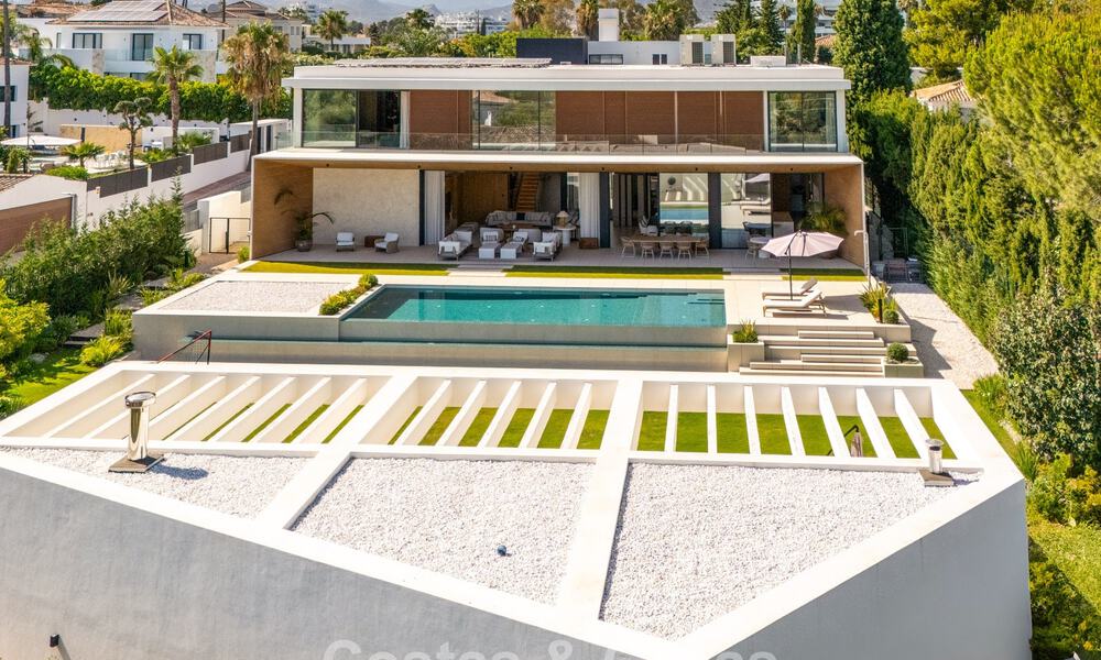 Villa de luxe sophistiquée à vendre à proximité des commodités de Guadalmina et San Pedro, Marbella 786602