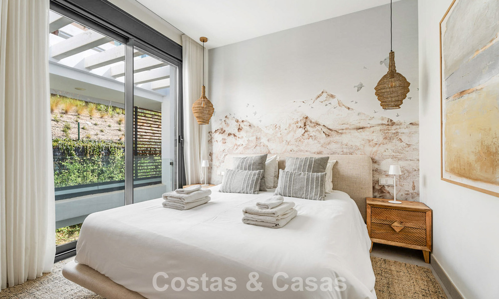 Penthouse en duplex moderniste, prêt à emménager, avec vue sur la mer, à vendre à Marbella Est 786493