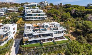Penthouse en duplex moderniste, prêt à emménager, avec vue sur la mer, à vendre à Marbella Est 786500 