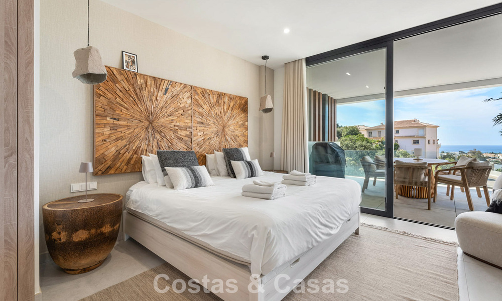 Penthouse en duplex moderniste, prêt à emménager, avec vue sur la mer, à vendre à Marbella Est 786511