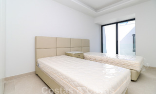 Maison moderniste, prête à emménager, avec vue sur la mer, à vendre, à quelques minutes à pied du centre-ville d'Estepona 786299 