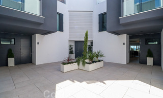 Maison moderniste, prête à emménager, avec vue sur la mer, à vendre, à quelques minutes à pied du centre-ville d'Estepona 786305 