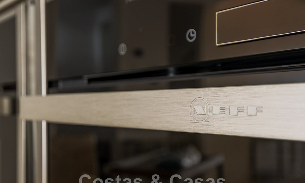 Maison moderniste, prête à emménager, avec vue sur la mer, à vendre, à quelques minutes à pied du centre-ville d'Estepona 786323