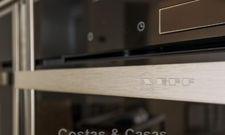 Maison moderniste, prête à emménager, avec vue sur la mer, à vendre, à quelques minutes à pied du centre-ville d'Estepona 786323 