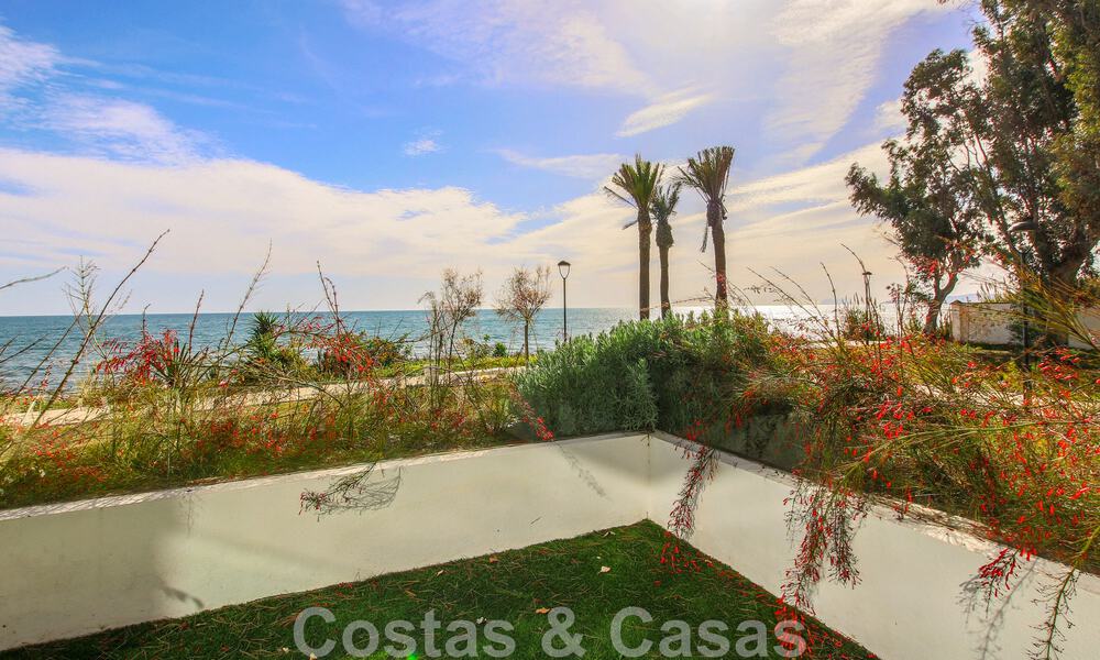 Maison moderniste, prête à emménager, avec vue sur la mer, à vendre, à quelques minutes à pied du centre-ville d'Estepona 786326