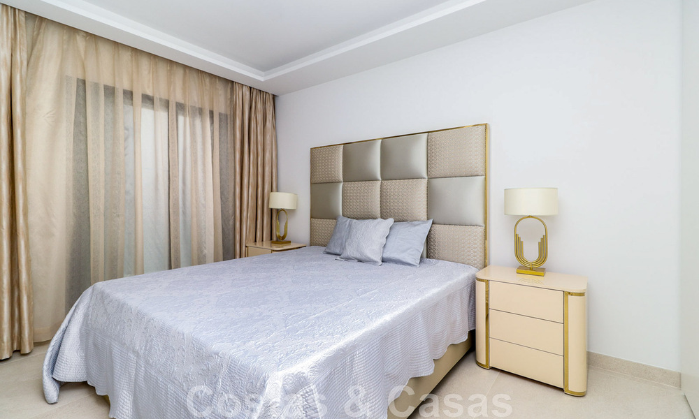 Maison moderniste, prête à emménager, avec vue sur la mer, à vendre, à quelques minutes à pied du centre-ville d'Estepona 786330