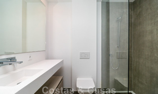 Maison moderniste, prête à emménager, avec vue sur la mer, à vendre, à quelques minutes à pied du centre-ville d'Estepona 786333 