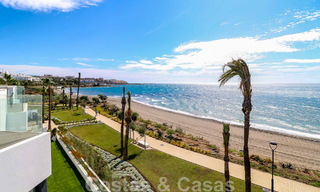 Maison moderniste, prête à emménager, avec vue sur la mer, à vendre, à quelques minutes à pied du centre-ville d'Estepona 786336 