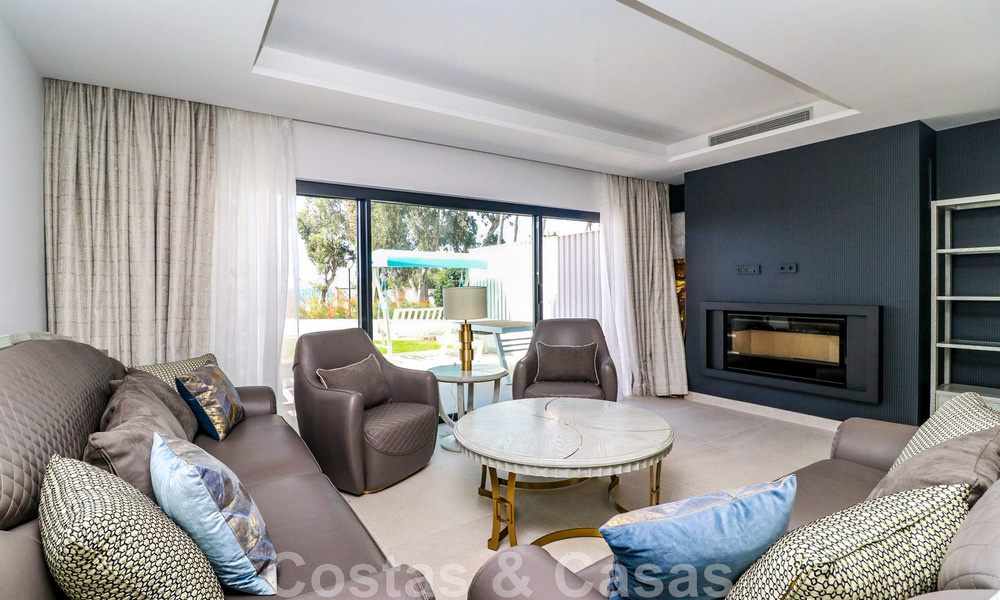 Maison moderniste, prête à emménager, avec vue sur la mer, à vendre, à quelques minutes à pied du centre-ville d'Estepona 786344