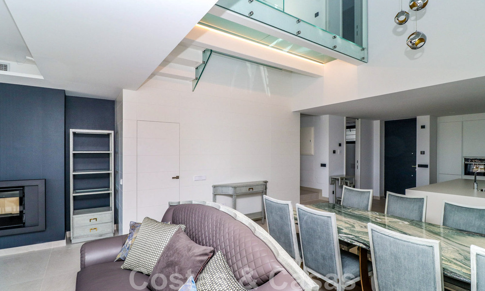 Maison moderniste, prête à emménager, avec vue sur la mer, à vendre, à quelques minutes à pied du centre-ville d'Estepona 786345