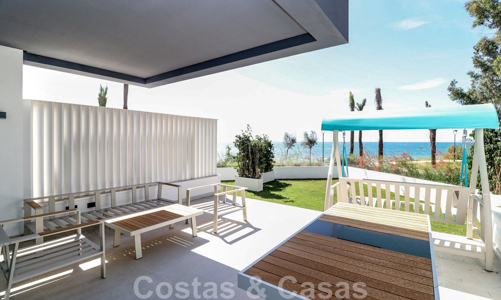 Maison moderniste, prête à emménager, avec vue sur la mer, à vendre, à quelques minutes à pied du centre-ville d'Estepona 786349