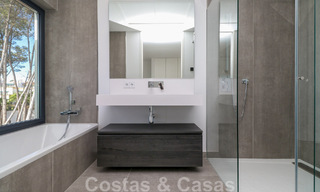 Maison moderniste, prête à emménager, avec vue sur la mer, à vendre, à quelques minutes à pied du centre-ville d'Estepona 786351 