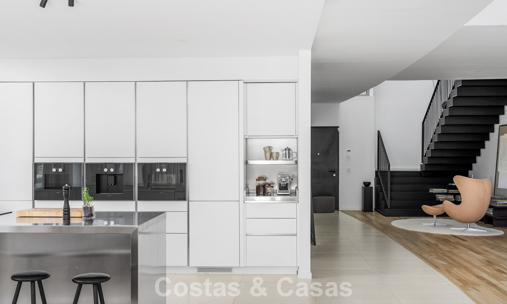 Maison de luxe moderniste, prête à emménager, avec piscine privée, à vendre à Sierra Blanca, sur le Golden Mile de Marbella 786649