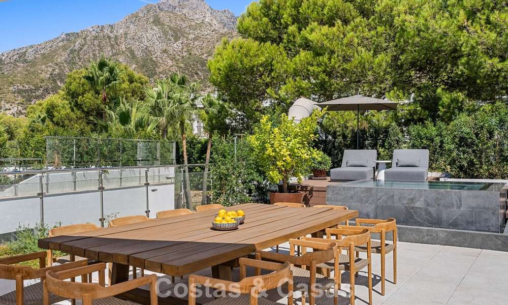 Maison de luxe moderniste, prête à emménager, avec piscine privée, à vendre à Sierra Blanca, sur le Golden Mile de Marbella 786655