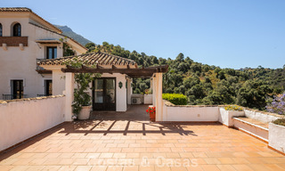 Finca espagnole traditionnelle à vendre dans un écrin de verdure au bord du lac d'Istan, près de Marbella, Costa del Sol 786612 