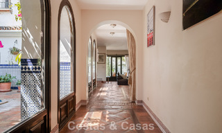 Finca espagnole traditionnelle à vendre dans un écrin de verdure au bord du lac d'Istan, près de Marbella, Costa del Sol 786619 