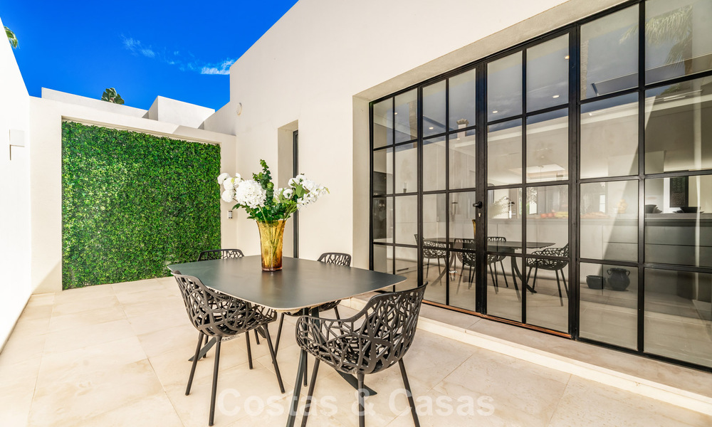 Villa de luxe moderniste de plain-pied à vendre à quelques pas de la plage, à l'est du centre de Marbella 786767