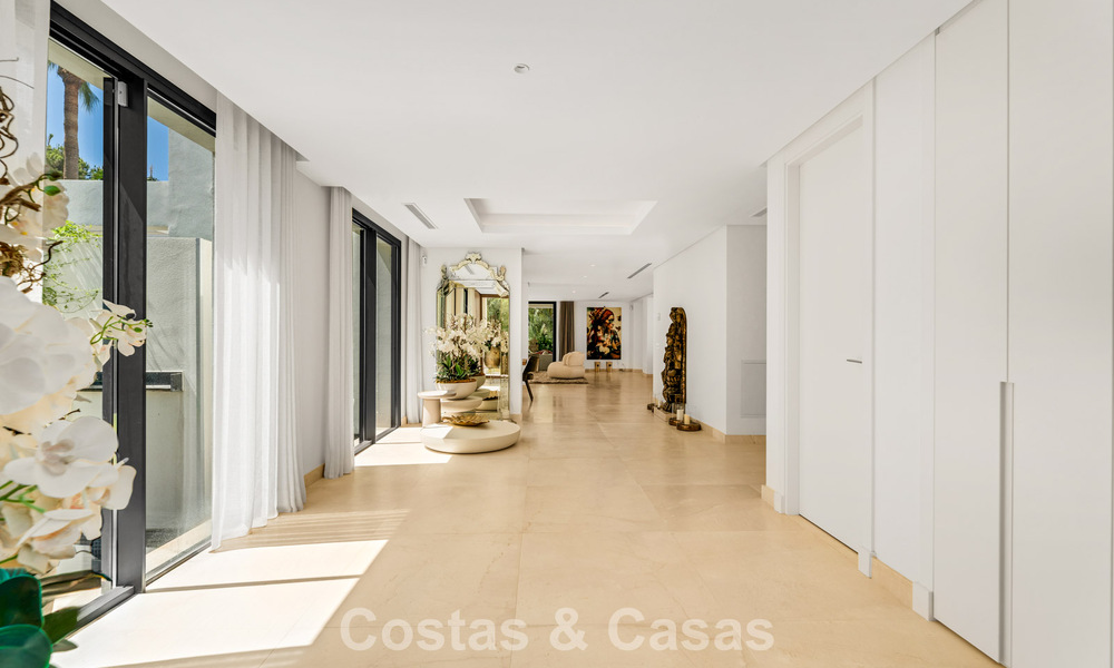 Villa de luxe moderniste de plain-pied à vendre à quelques pas de la plage, à l'est du centre de Marbella 786771
