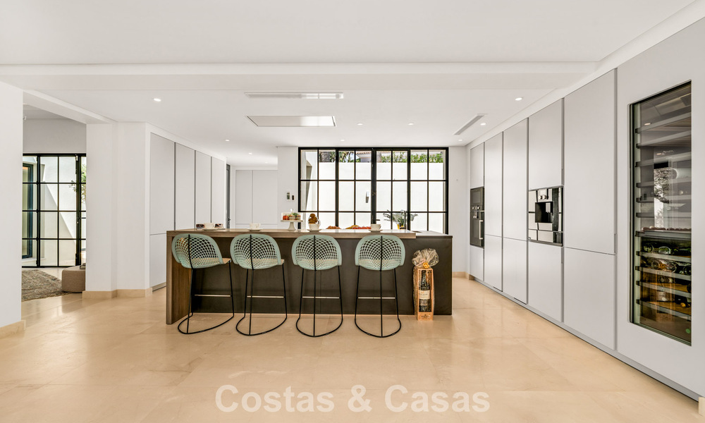 Villa de luxe moderniste de plain-pied à vendre à quelques pas de la plage, à l'est du centre de Marbella 786782