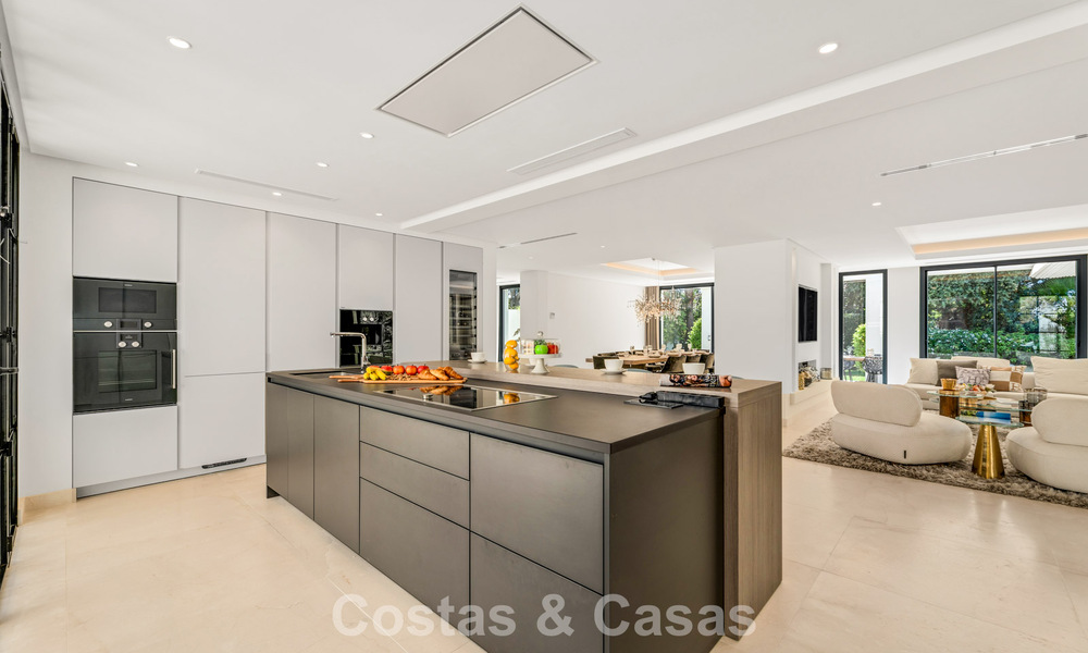 Villa de luxe moderniste de plain-pied à vendre à quelques pas de la plage, à l'est du centre de Marbella 786783