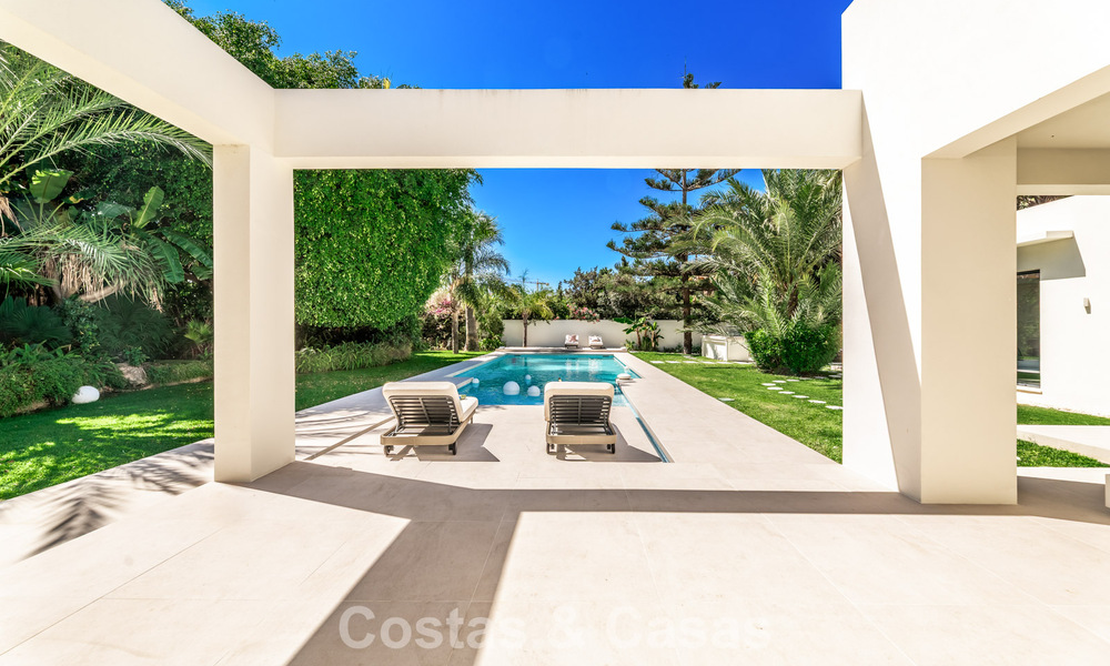 Villa de luxe moderniste de plain-pied à vendre à quelques pas de la plage, à l'est du centre de Marbella 786797