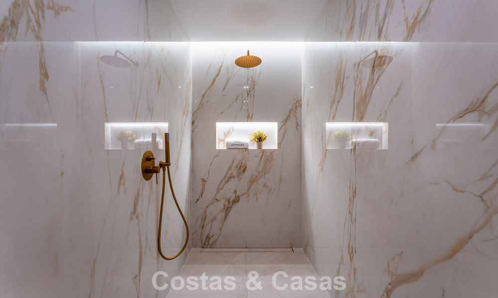 Villa luxueusement rénovée avec vue mer à vendre sur le Golden Mile de Marbella 786888