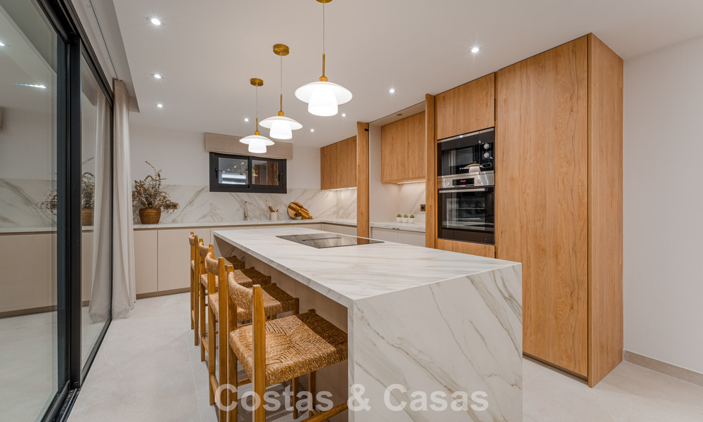 Villa luxueusement rénovée avec vue mer à vendre sur le Golden Mile de Marbella 786892