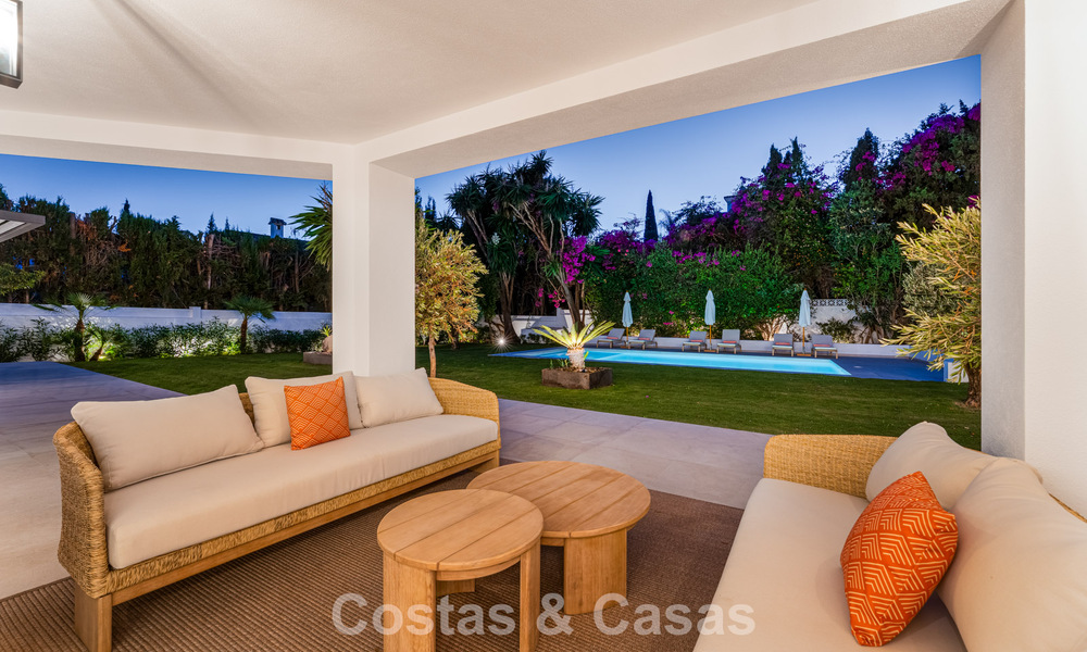 Villa luxueusement rénovée avec vue mer à vendre sur le Golden Mile de Marbella 786893