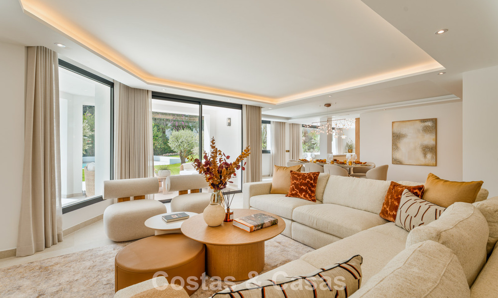 Villa luxueusement rénovée avec vue mer à vendre sur le Golden Mile de Marbella 786896