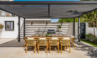 Villa luxueusement rénovée avec vue mer à vendre sur le Golden Mile de Marbella 786898 