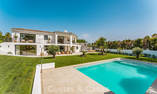 Villa luxueusement rénovée avec vue mer à vendre sur le Golden Mile de Marbella 786903 