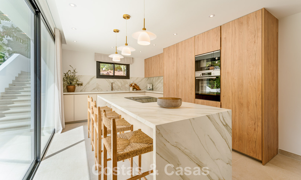 Villa luxueusement rénovée avec vue mer à vendre sur le Golden Mile de Marbella 786907