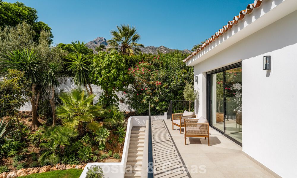 Villa luxueusement rénovée avec vue mer à vendre sur le Golden Mile de Marbella 786924