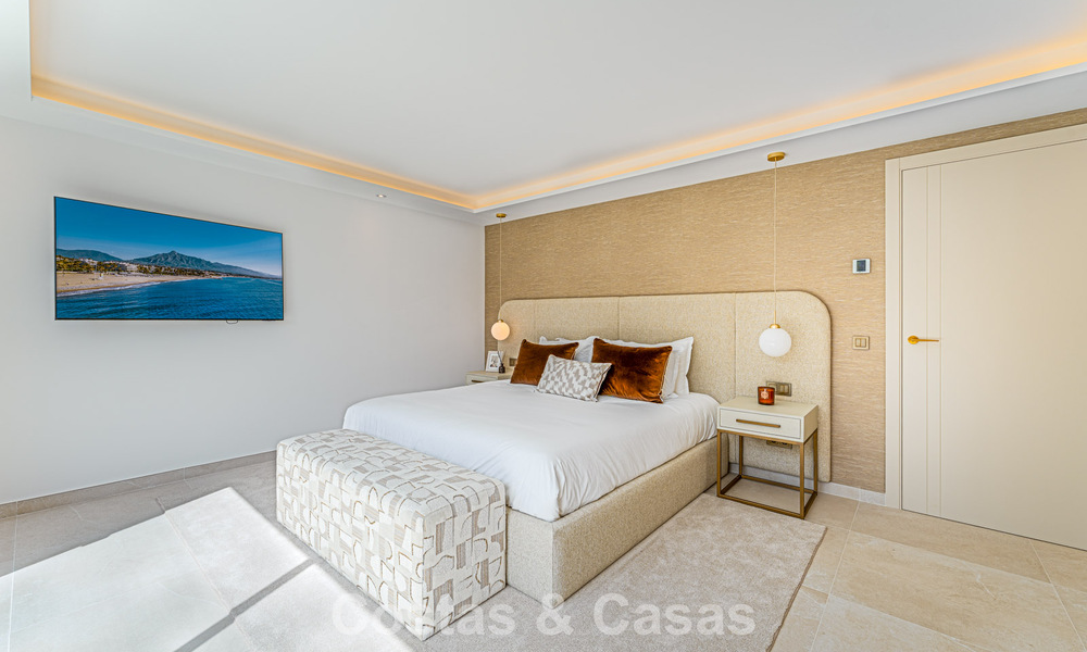 Villa luxueusement rénovée avec vue mer à vendre sur le Golden Mile de Marbella 786925