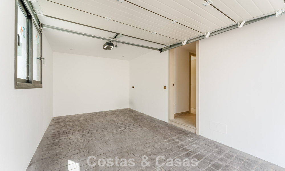 Villa luxueusement rénovée avec vue mer à vendre sur le Golden Mile de Marbella 786928