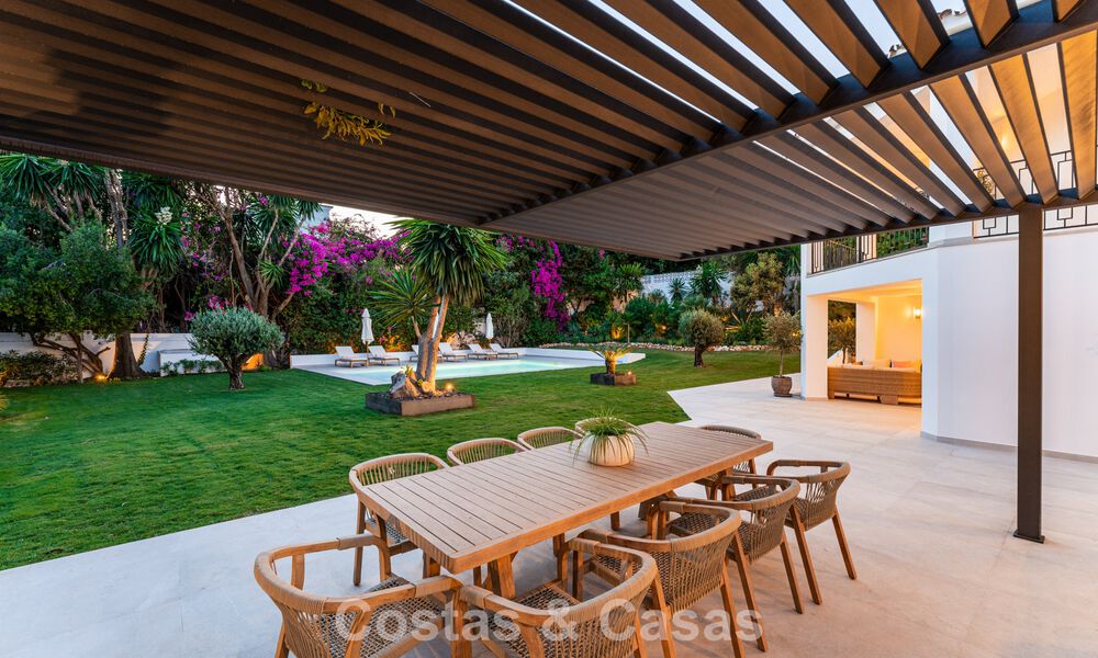 Villa luxueusement rénovée avec vue mer à vendre sur le Golden Mile de Marbella 786938