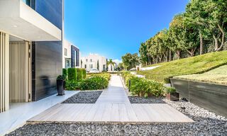 Appartement de prestige avec vue sur la mer, à vendre, en bord de mer sur le New Golden Mile, entre Marbella et Estepona 786942 