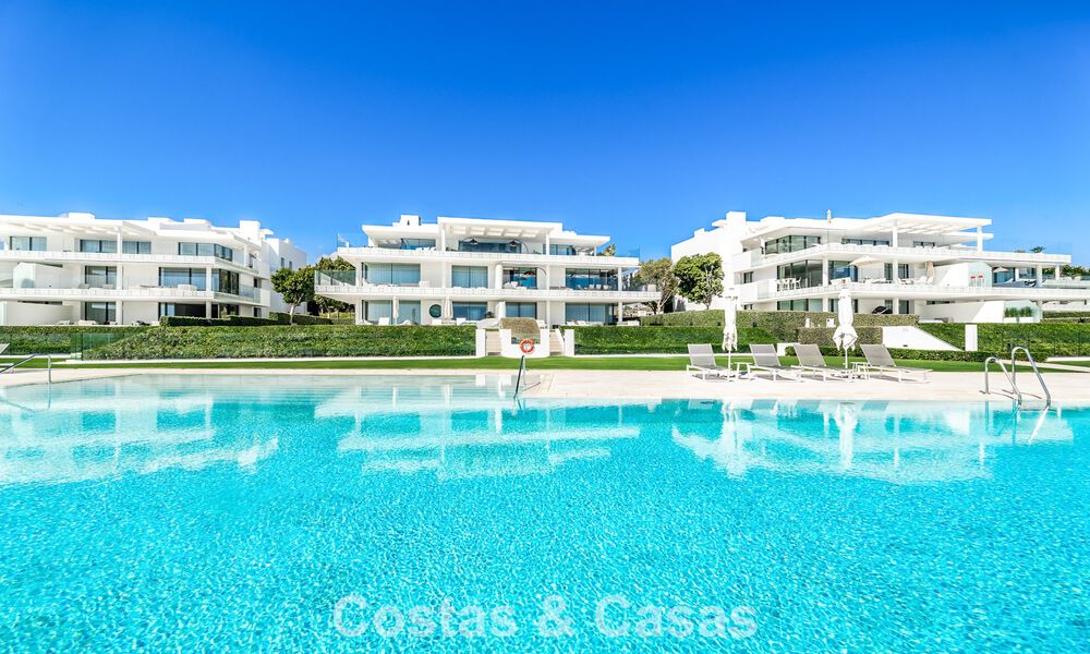 Appartement de prestige avec vue sur la mer, à vendre, en bord de mer sur le New Golden Mile, entre Marbella et Estepona 786945