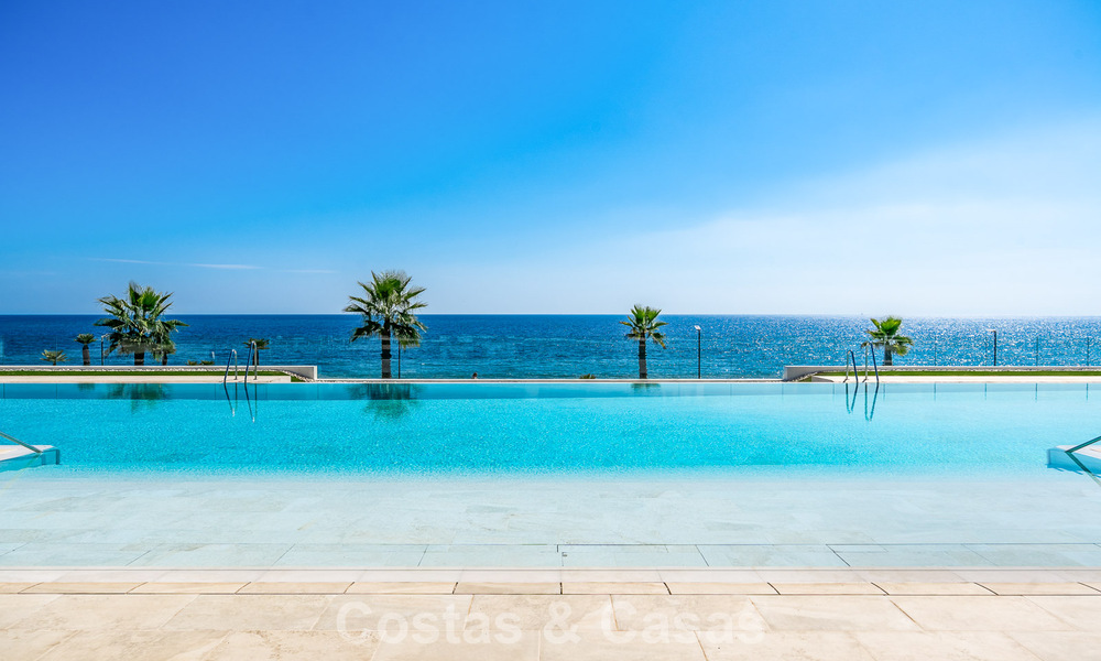 Appartement de prestige avec vue sur la mer, à vendre, en bord de mer sur le New Golden Mile, entre Marbella et Estepona 786946